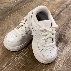 NIKE WHITE AIR FORCE 1 baby/toddler | Size: 6C